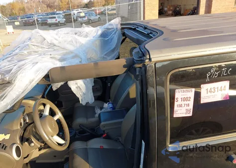 2010 Jeep Wrangler Unlimited Sahara из США, поврежденный, VIN 1J4HA5H10AL144362